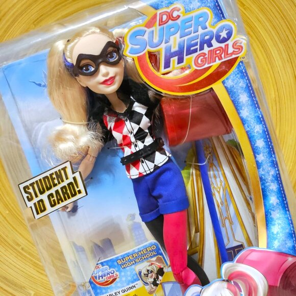 DC Super Hero Girls Harley Quinn 12-Inch Deluxe Collector Doll With Accessories - Picture 15 of 15